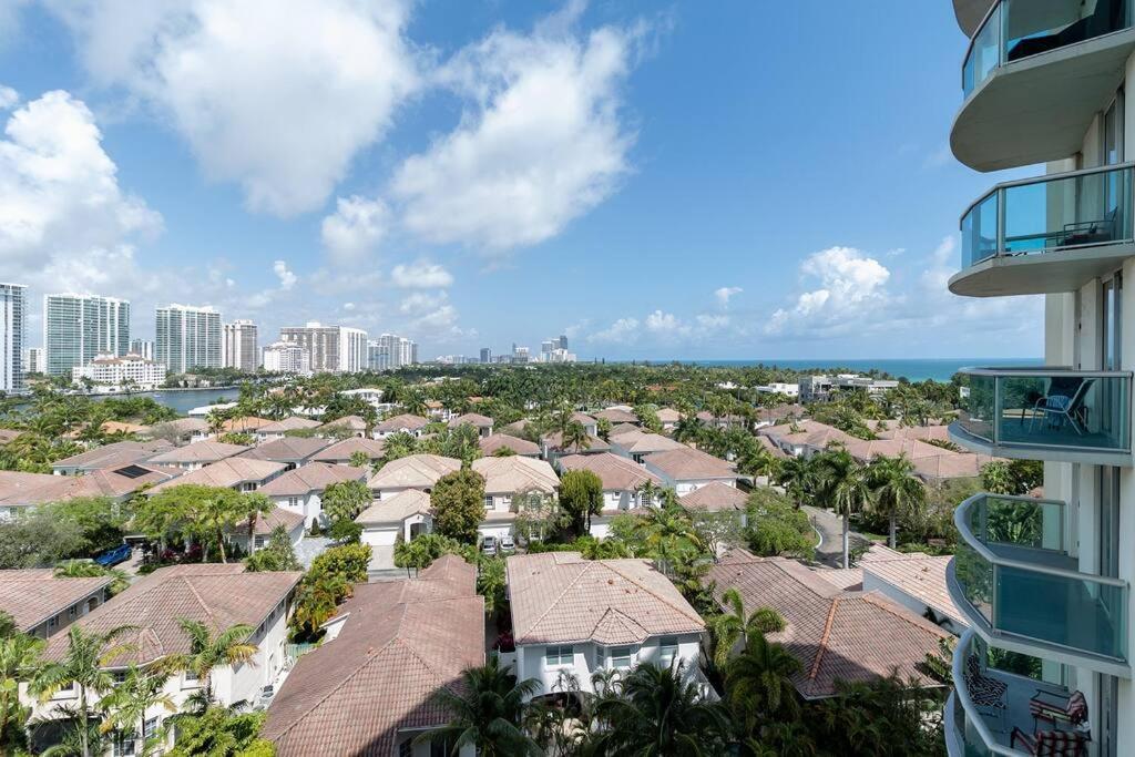 Stunning & Spacious Resort-Style Condo Across From Beach! Miami Beach Exterior photo